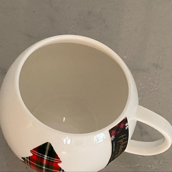 Large Porcelain Christmas Mug•NEW - Picture 3 of 4